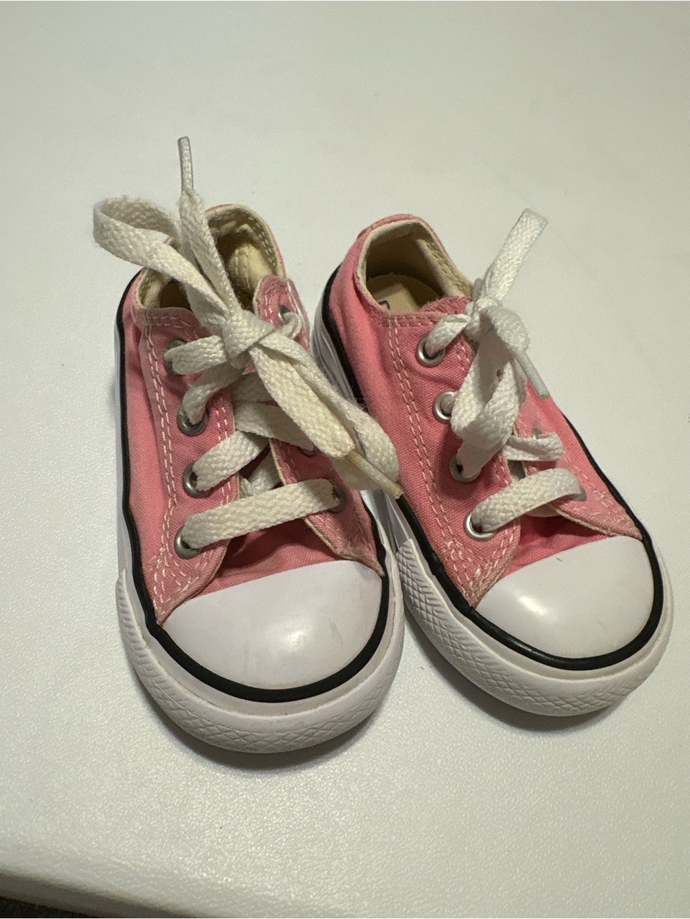 Pink Converse // 6c